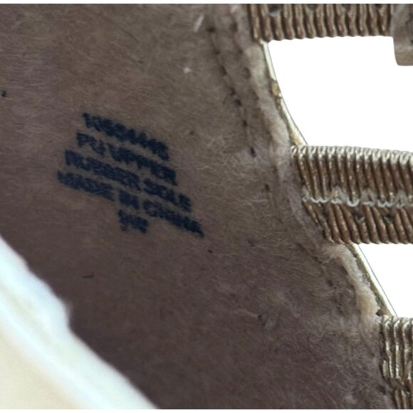 Torrid Gold Metallic Gladiator Sandals Faux Leather Back Zipper Womens Size 9W - Picture 9 of 9